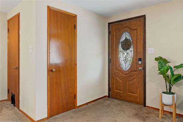 146 Old Lebanon Church Rd, Pleasant Hills, PA 15236