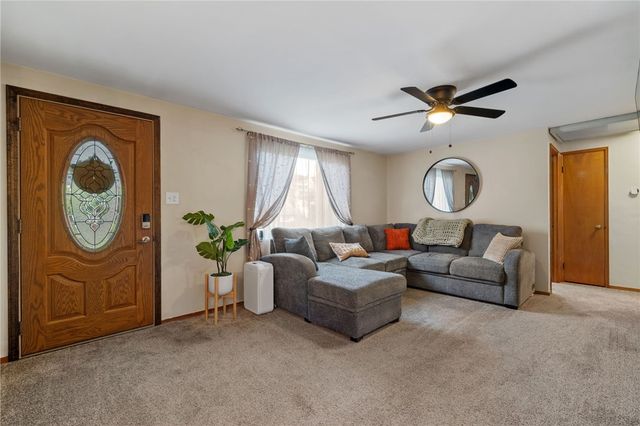 146 Old Lebanon Church Rd, Pleasant Hills, PA 15236