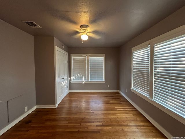 893 PINE ST, New Braunfels, TX 78130