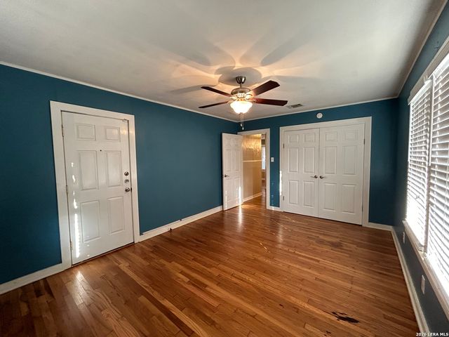 893 PINE ST, New Braunfels, TX 78130