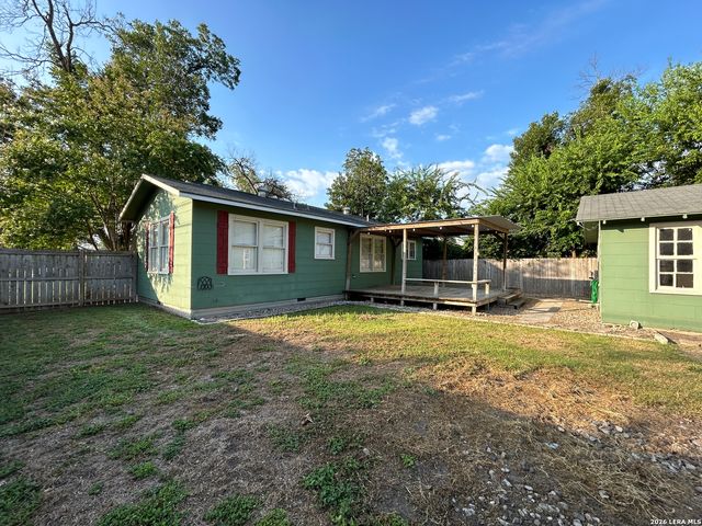 893 PINE ST, New Braunfels, TX 78130