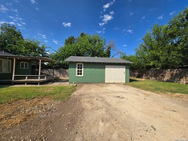 893 PINE ST, New Braunfels, TX 78130