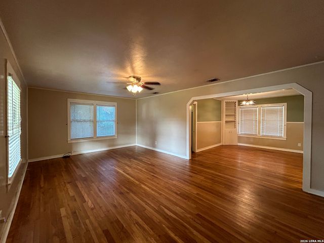 893 PINE ST, New Braunfels, TX 78130