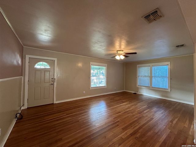 893 PINE ST, New Braunfels, TX 78130