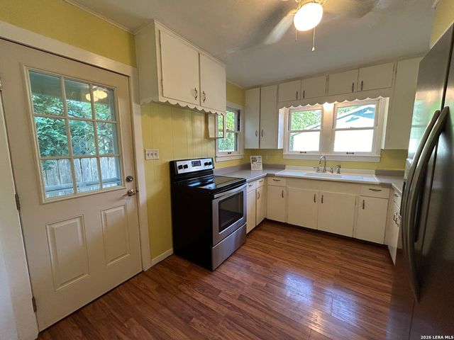893 PINE ST, New Braunfels, TX 78130