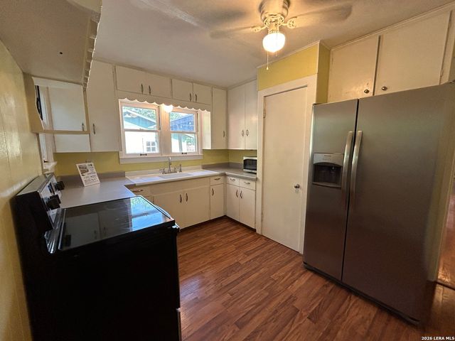 893 PINE ST, New Braunfels, TX 78130