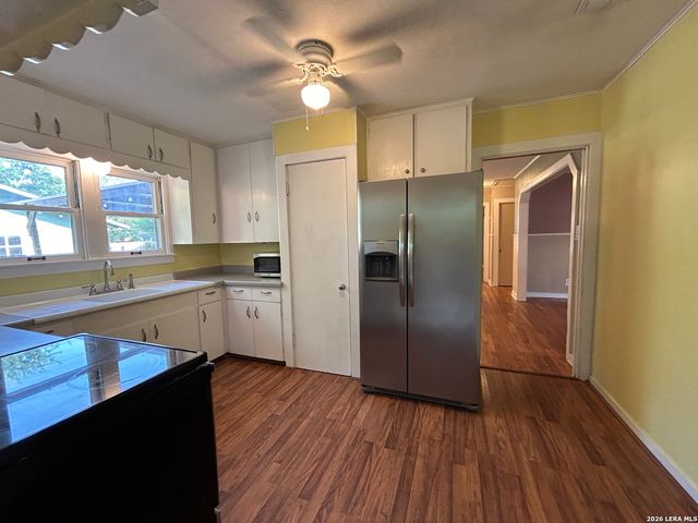 893 PINE ST, New Braunfels, TX 78130