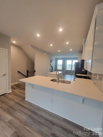 3633 S Tryon Street, Charlotte, NC 28217