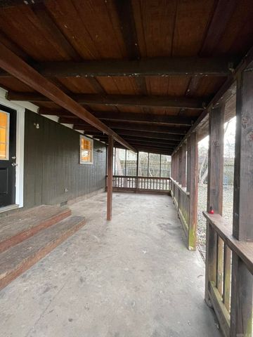 1111 Averitt Avenue, Mena, AR 71953