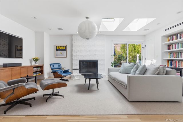 94 Laurel Road, New City, NY 10956