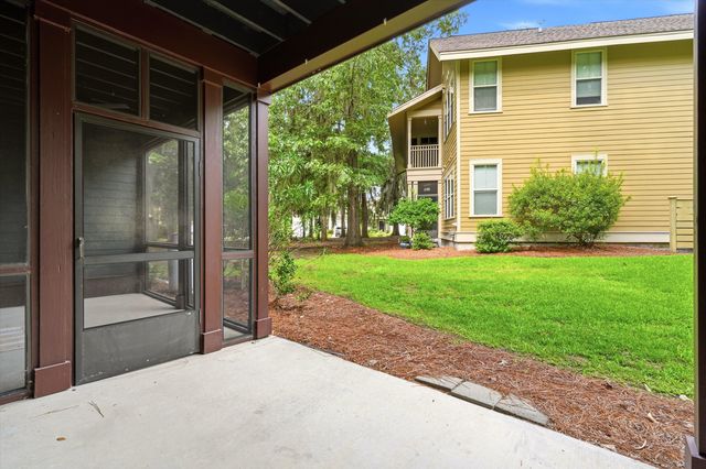 5561 Colonial Chatsworth Circle, North Charleston, SC 29418