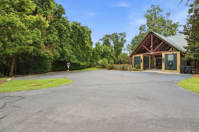 5561 Colonial Chatsworth Circle, North Charleston, SC 29418