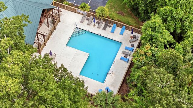 5561 Colonial Chatsworth Circle, North Charleston, SC 29418