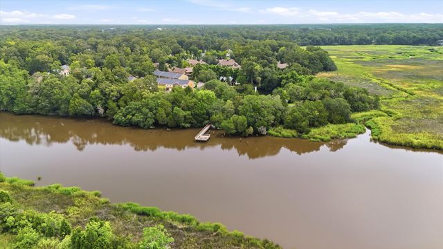 5561 Colonial Chatsworth Circle, North Charleston, SC 29418