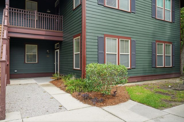 5561 Colonial Chatsworth Circle, North Charleston, SC 29418