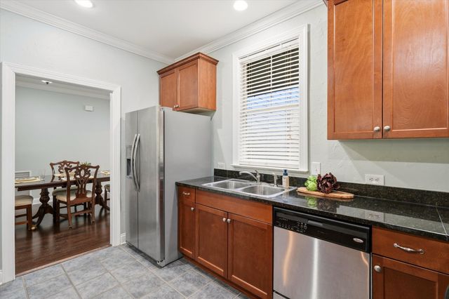 5561 Colonial Chatsworth Circle, North Charleston, SC 29418