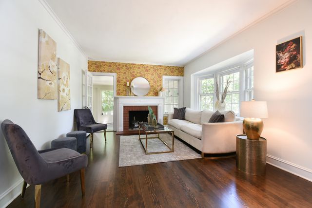 1001 S Brainard Avenue, La Grange, IL 60525