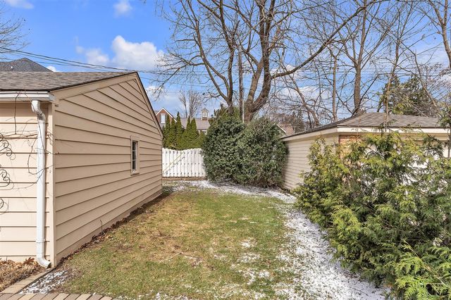 500 Ross Street, Plymouth, MI 48170