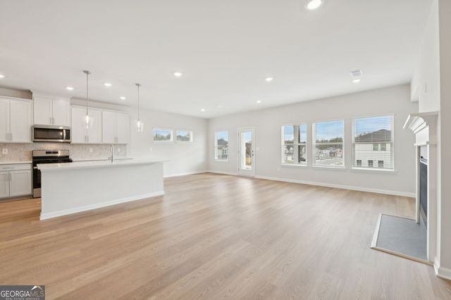 213 Soseby Lake Lane, Grayson, GA 30017