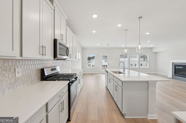 213 Soseby Lake Lane, Grayson, GA 30017