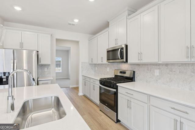 213 Soseby Lake Lane, Grayson, GA 30017