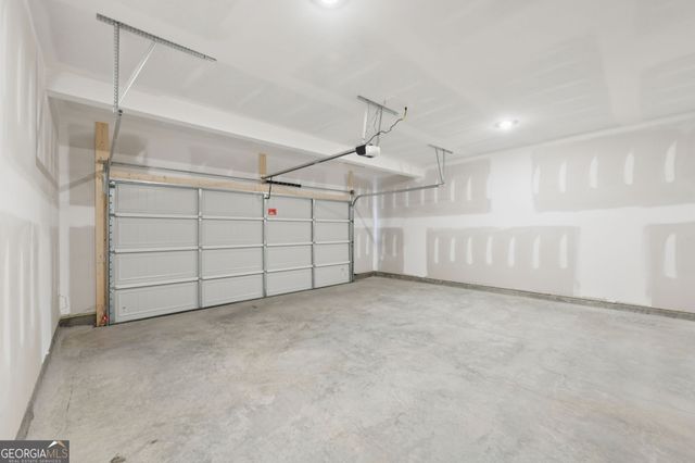 213 Soseby Lake Lane, Grayson, GA 30017