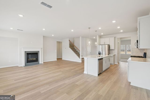 213 Soseby Lake Lane, Grayson, GA 30017