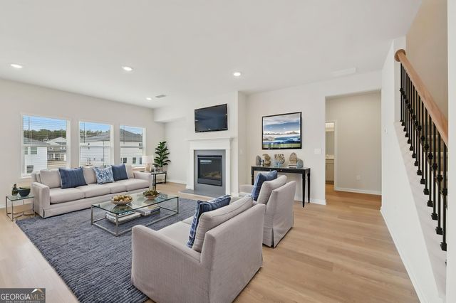 213 Soseby Lake Lane, Grayson, GA 30017