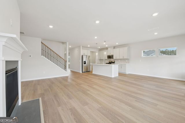 213 Soseby Lake Lane, Grayson, GA 30017