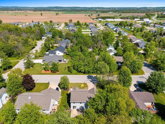 354 LONGWOOD LANE, Wrightstown, WI 54180