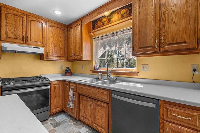 354 LONGWOOD LANE, Wrightstown, WI 54180