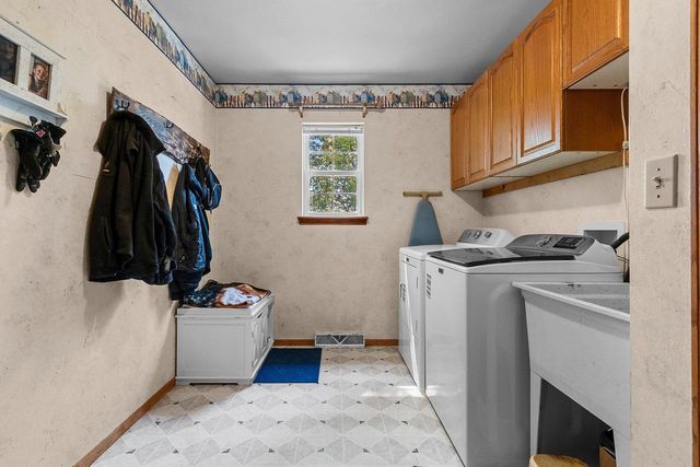 354 LONGWOOD LANE, Wrightstown, WI 54180
