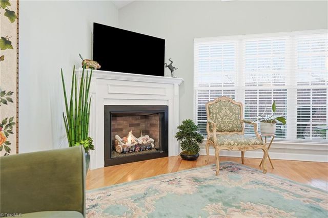 2021 Salisbury Square, Winston-salem, NC 27127