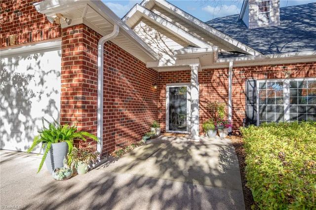 2021 Salisbury Square, Winston-salem, NC 27127