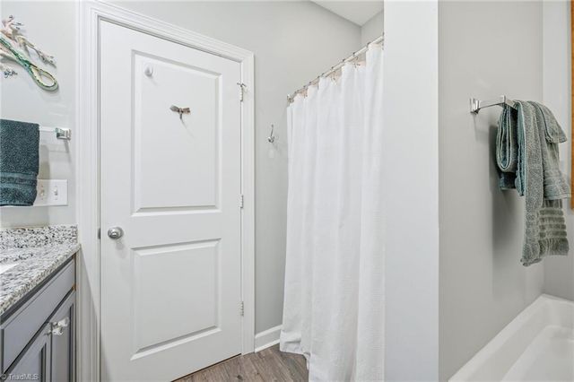 2021 Salisbury Square, Winston-salem, NC 27127