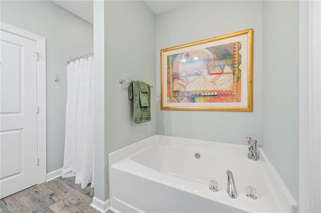 2021 Salisbury Square, Winston-salem, NC 27127