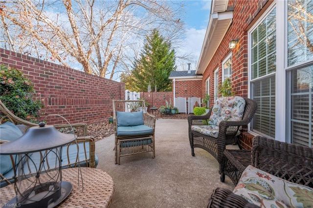 2021 Salisbury Square, Winston-salem, NC 27127