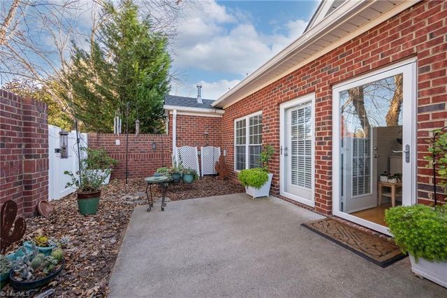 2021 Salisbury Square, Winston-salem, NC 27127