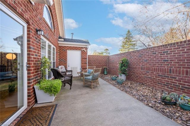 2021 Salisbury Square, Winston-salem, NC 27127