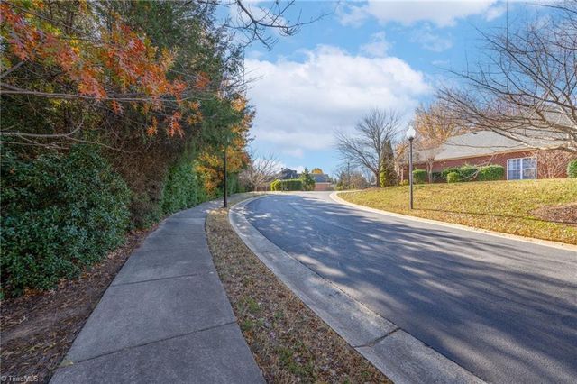 2021 Salisbury Square, Winston-salem, NC 27127