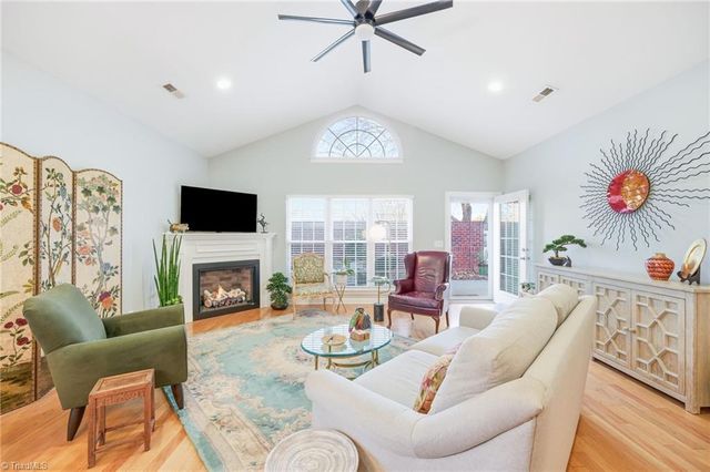 2021 Salisbury Square, Winston-salem, NC 27127