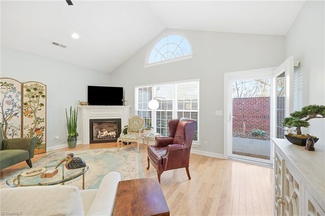 2021 Salisbury Square, Winston-salem, NC 27127