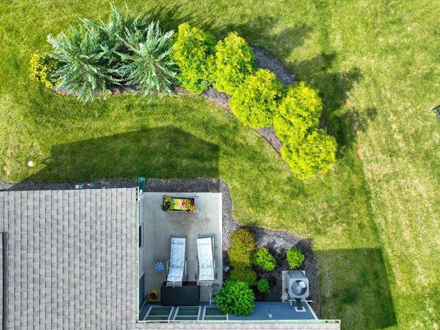 1055 Sumner Grv, Spring Hill, TN 37174