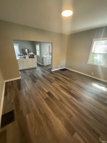 312 E 8Th Street, Bloomington, IN 47408