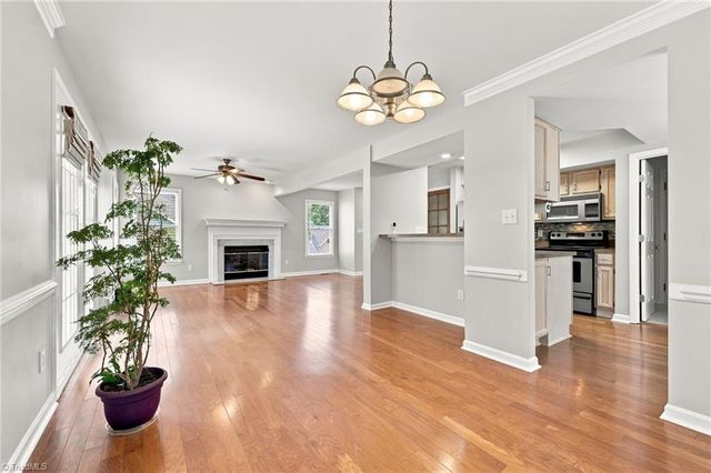 5 Thames Court, Greensboro, NC 27455