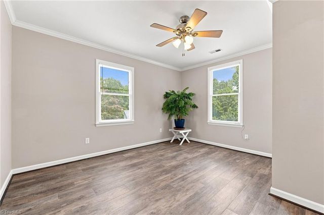 5 Thames Court, Greensboro, NC 27455