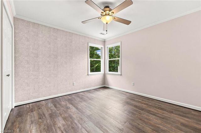 5 Thames Court, Greensboro, NC 27455
