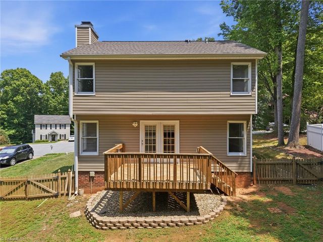 5 Thames Court, Greensboro, NC 27455