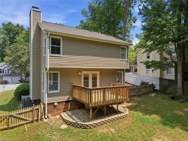 5 Thames Court, Greensboro, NC 27455