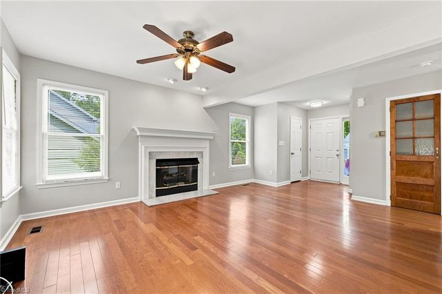 5 Thames Court, Greensboro, NC 27455